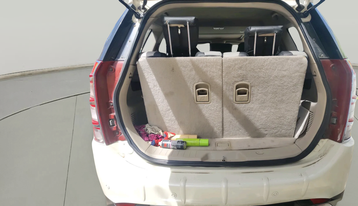 2016 Mahindra XUV500 W10 AT, Diesel, Automatic, 91,025 km, exterior