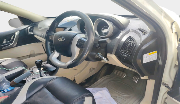 2016 Mahindra XUV500 W10 AT, Diesel, Automatic, 91,025 km, interior