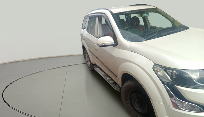 2016 Mahindra XUV500 W4, Diesel, Manual, 1,00,395 km, exterior