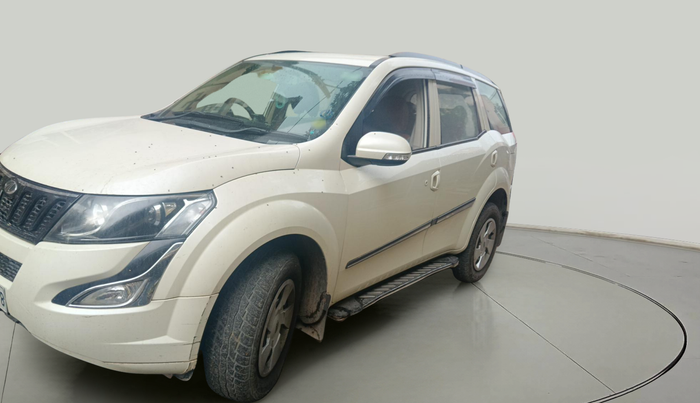 2016 Mahindra XUV500 W4, Diesel, Manual, 1,00,395 km, exterior