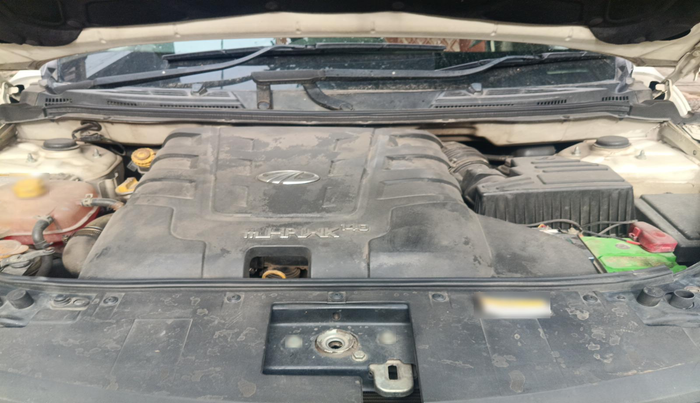 2016 Mahindra XUV500 W4, Diesel, Manual, 1,00,395 km, exterior