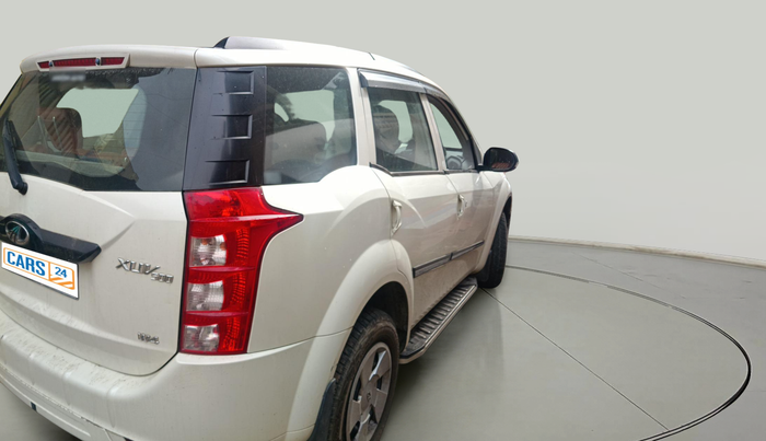 2016 Mahindra XUV500 W4, Diesel, Manual, 1,00,395 km, exterior