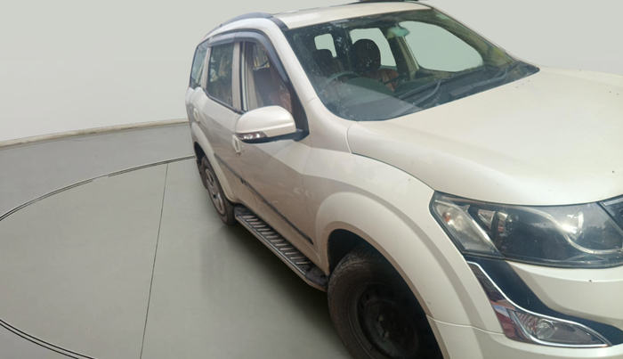 2016 Mahindra XUV500 W4, Diesel, Manual, 1,00,395 km, exterior