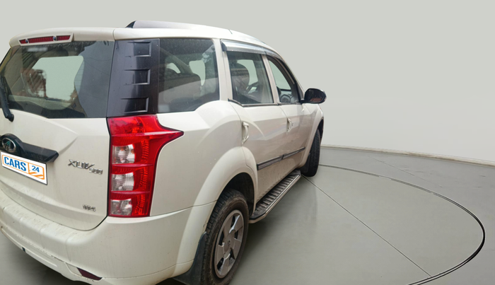 2016 Mahindra XUV500 W4, Diesel, Manual, 1,00,395 km, exterior