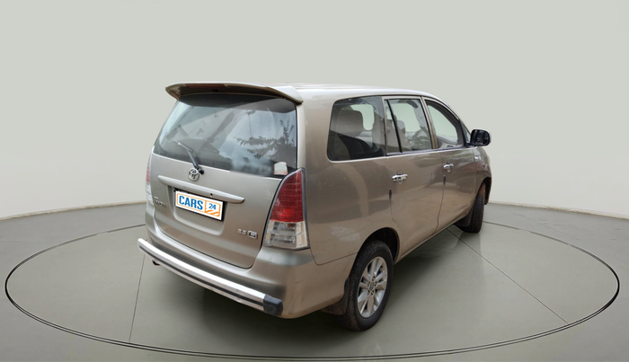 2011 Toyota Innova 2.5 G4 7 STR, Diesel, Manual, 2,39,459 km, exterior