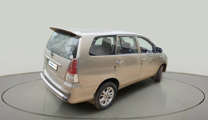2011 Toyota Innova 2.5 G4 7 STR, Diesel, Manual, 2,39,459 km, exterior