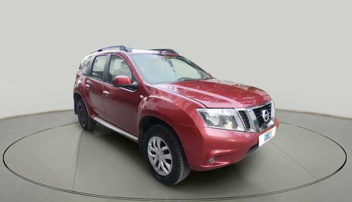 2014 Nissan Terrano XL (P), Petrol, Manual, 1,24,802 km, exterior