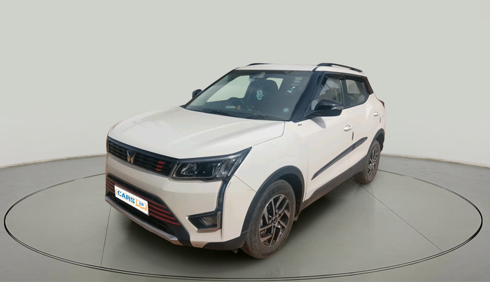 2022 Mahindra XUV300 W8 1.2 PETROL, Petrol, Manual, 37,295 km, exterior