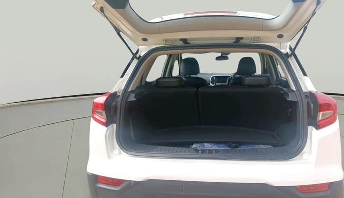 2022 Mahindra XUV300 W8 1.2 PETROL, Petrol, Manual, 37,295 km, exterior