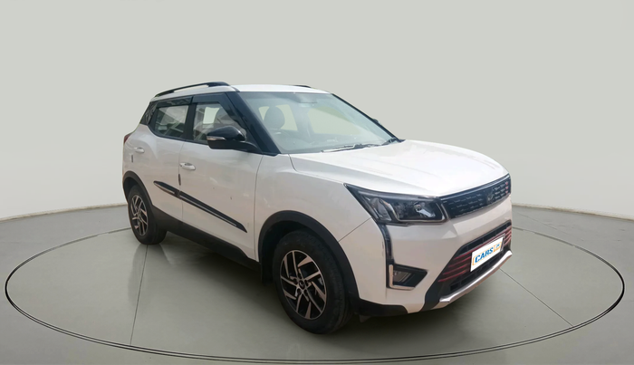 2022 Mahindra XUV300 W8 1.2 PETROL, Petrol, Manual, 37,295 km, exterior
