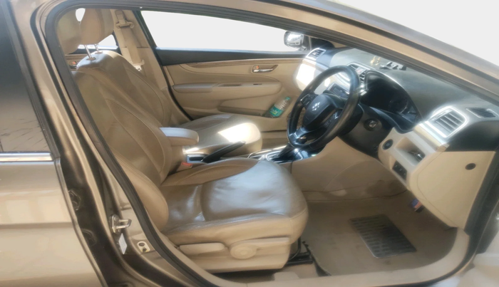 2018 Maruti Ciaz ALPHA  AT 1.5 SHVS PETROL, Petrol, Automatic, 1,18,745 km, interior