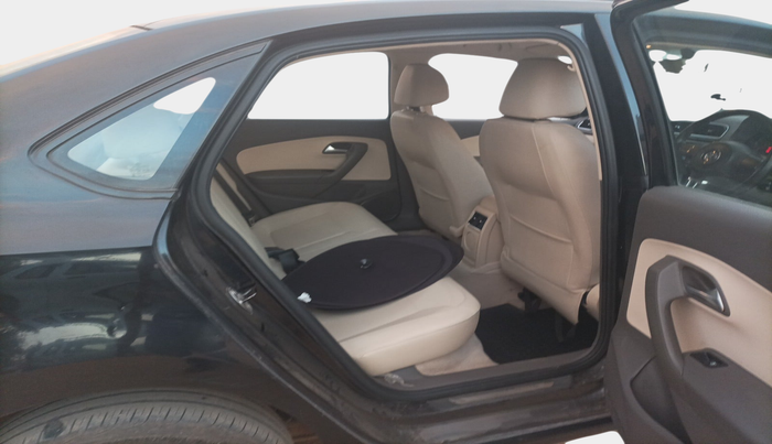 2013 Volkswagen Vento HIGHLINE 1.6 MPI, Petrol, Manual, 81,052 km, interior