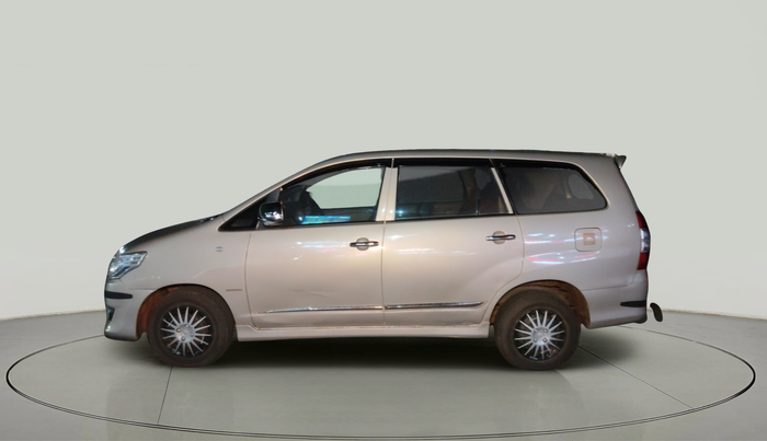 2012 Toyota Innova GX 2.5 7 STR, Diesel, Manual, 1,21,979 km, exterior