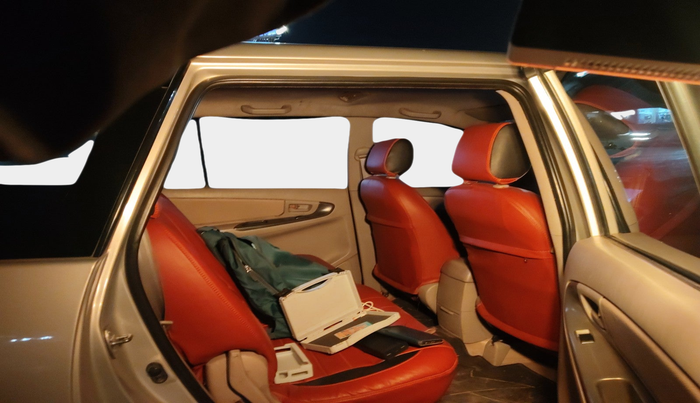 2012 Toyota Innova GX 2.5 7 STR, Diesel, Manual, 1,21,979 km, interior