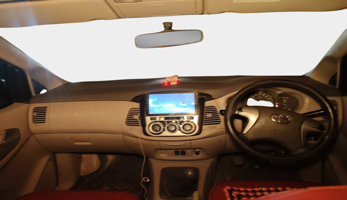 2012 Toyota Innova GX 2.5 7 STR, Diesel, Manual, 1,21,979 km, interior