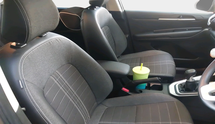 2024 KIA SONET HTK PLUS 1.0 TURBO PETROL IMT, Petrol, Manual, 1,615 km, interior