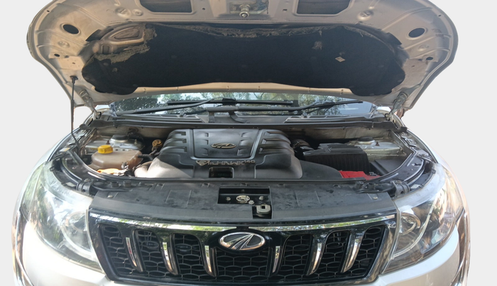 2015 Mahindra XUV500 W8, Diesel, Manual, 1,16,218 km, exterior