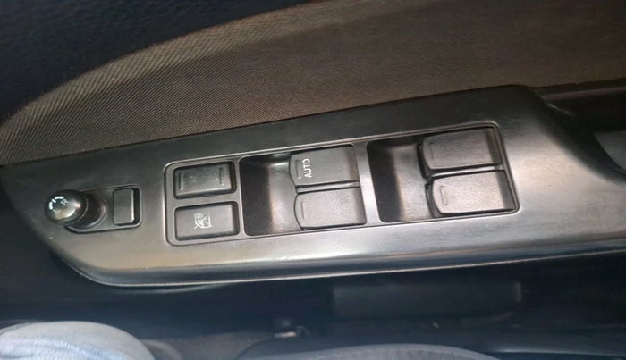 2015 Maruti Swift VXI, Petrol, Manual, 53,879 km, interior