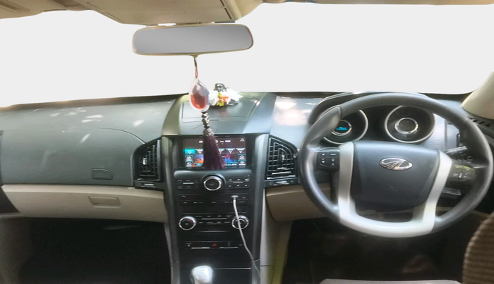 2015 Mahindra XUV500 W6, Diesel, Manual, 1,12,900 km, interior