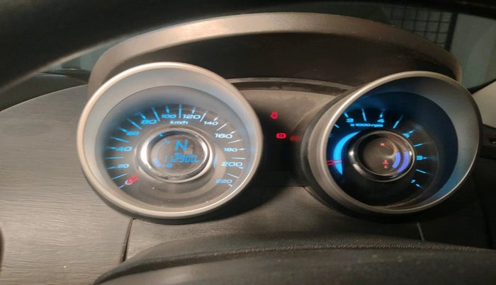 2015 Mahindra XUV500 W6, Diesel, Manual, 1,12,900 km, interior