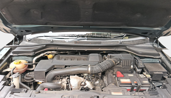 2022 Mahindra XUV300 W8 (O) 1.5 DIESEL AMT, Diesel, Automatic, 21,088 km, exterior