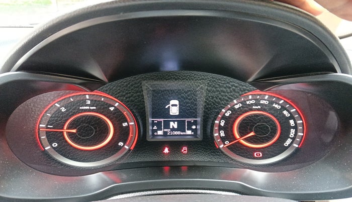 2022 Mahindra XUV300 W8 (O) 1.5 DIESEL AMT, Diesel, Automatic, 21,088 km, interior