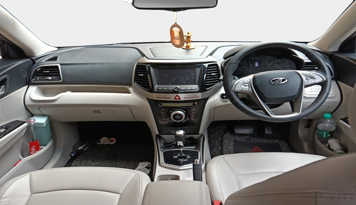 2022 Mahindra XUV300 W8 (O) 1.5 DIESEL AMT, Diesel, Automatic, 21,088 km, interior