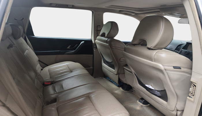 2016 Mahindra XUV500 W10, Diesel, Manual, 81,062 km, interior