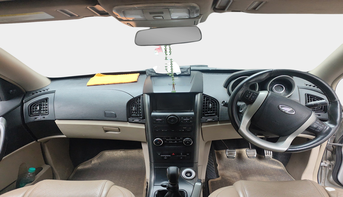 2016 Mahindra XUV500 W10, Diesel, Manual, 81,062 km, interior