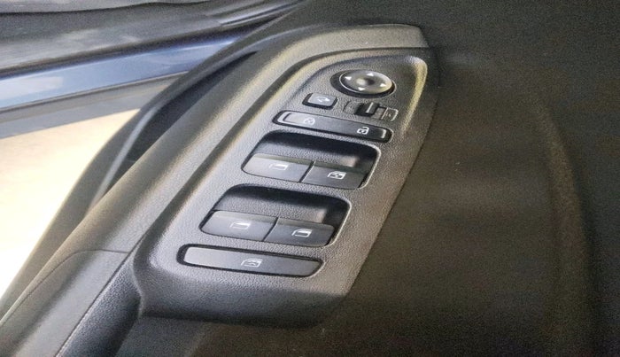 2020 Hyundai VENUE SX PLUS 1.0 TURBO DCT, Petrol, Automatic, 49,625 km, interior