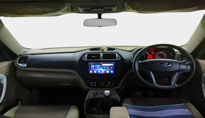 2017 Mahindra TUV300 T8, Diesel, Manual, 84,035 km, interior