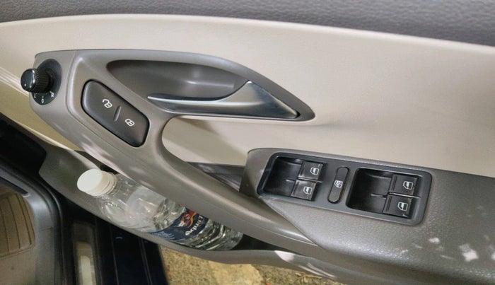 2012 Volkswagen Vento HIGHLINE DIESEL 1.6, Diesel, Manual, 99,529 km, interior