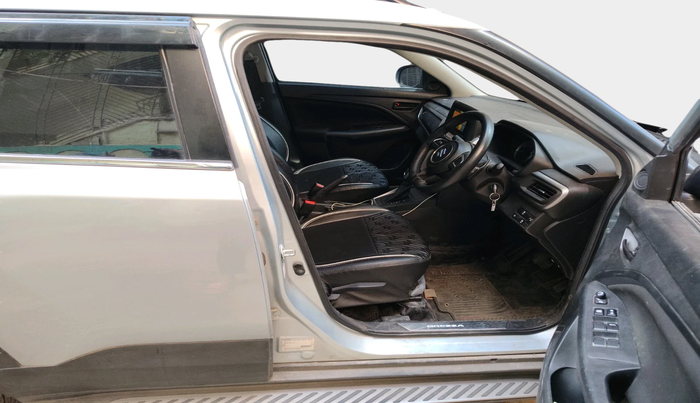 2022 Maruti BREZZA VXI AT SMART HYBRID, Petrol, Automatic, 10,191 km, interior