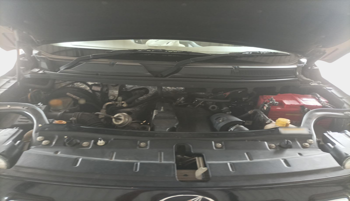 2015 Mahindra TUV300 T8 AMT, Diesel, Automatic, 84,560 km, exterior