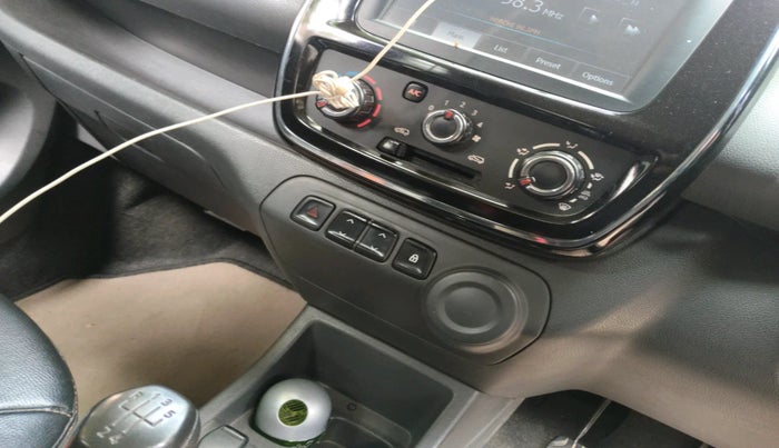 2016 Renault Kwid RXT 1.0, Petrol, Manual, 45,333 km, interior