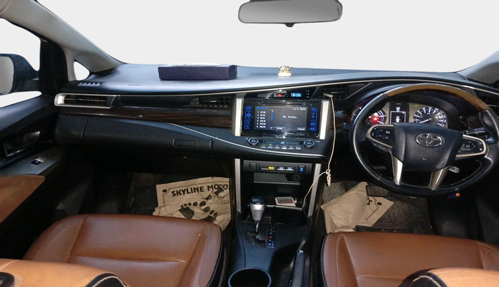 2017 Toyota Innova Crysta 2.8 ZX AT 7 STR, Diesel, Automatic, 1,80,007 km, interior