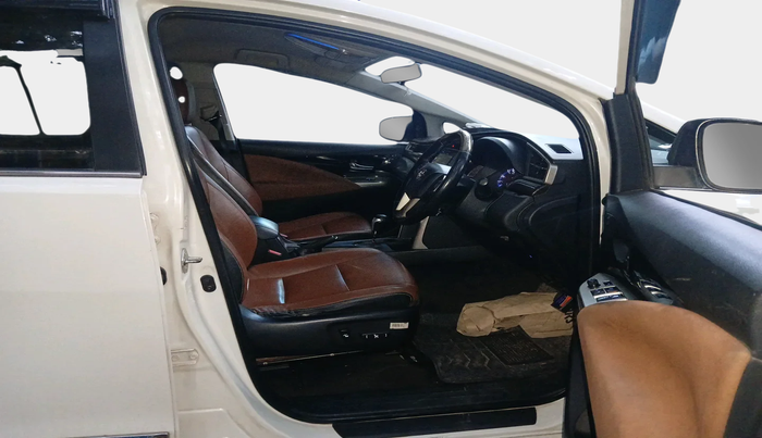 2017 Toyota Innova Crysta 2.8 ZX AT 7 STR, Diesel, Automatic, 1,80,007 km, interior