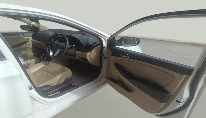 2014 Hyundai Verna FLUIDIC 1.6 CRDI SX OPT AT, Diesel, Automatic, 2,08,152 km, interior