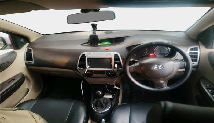 2010 Hyundai i20 MAGNA 1.2, Petrol, Manual, 1,95,106 km, interior