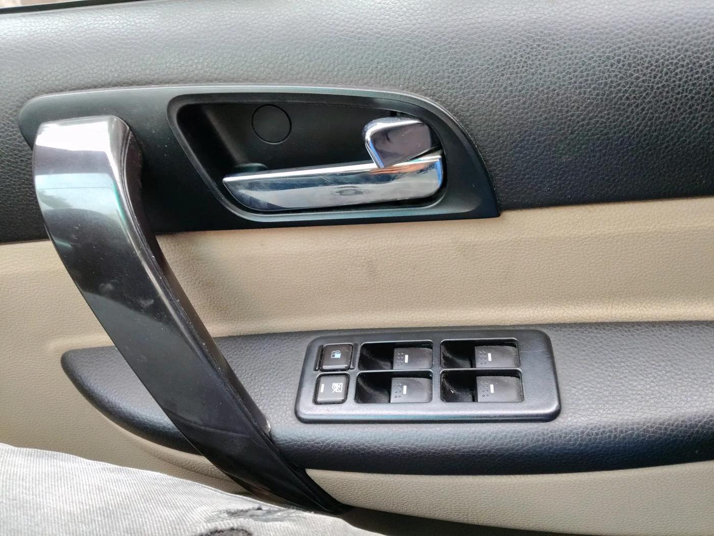 2014 Tata Safari Storme 2.2 LX 4X2, Diesel, Manual, 48,295 km, interior