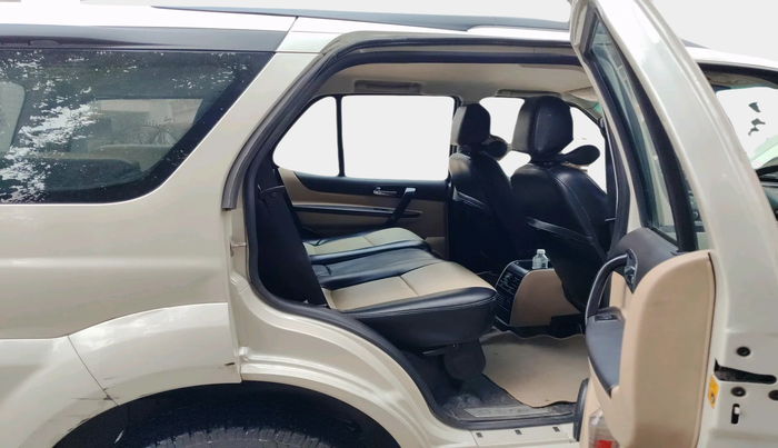2014 Tata Safari Storme 2.2 LX 4X2, Diesel, Manual, 48,295 km, interior