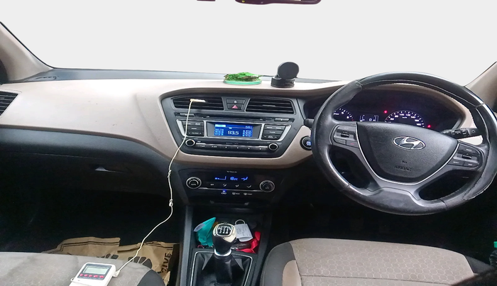 2014 Hyundai i20 SPORTZ 1.2, Petrol, Manual, 1,43,133 km, interior