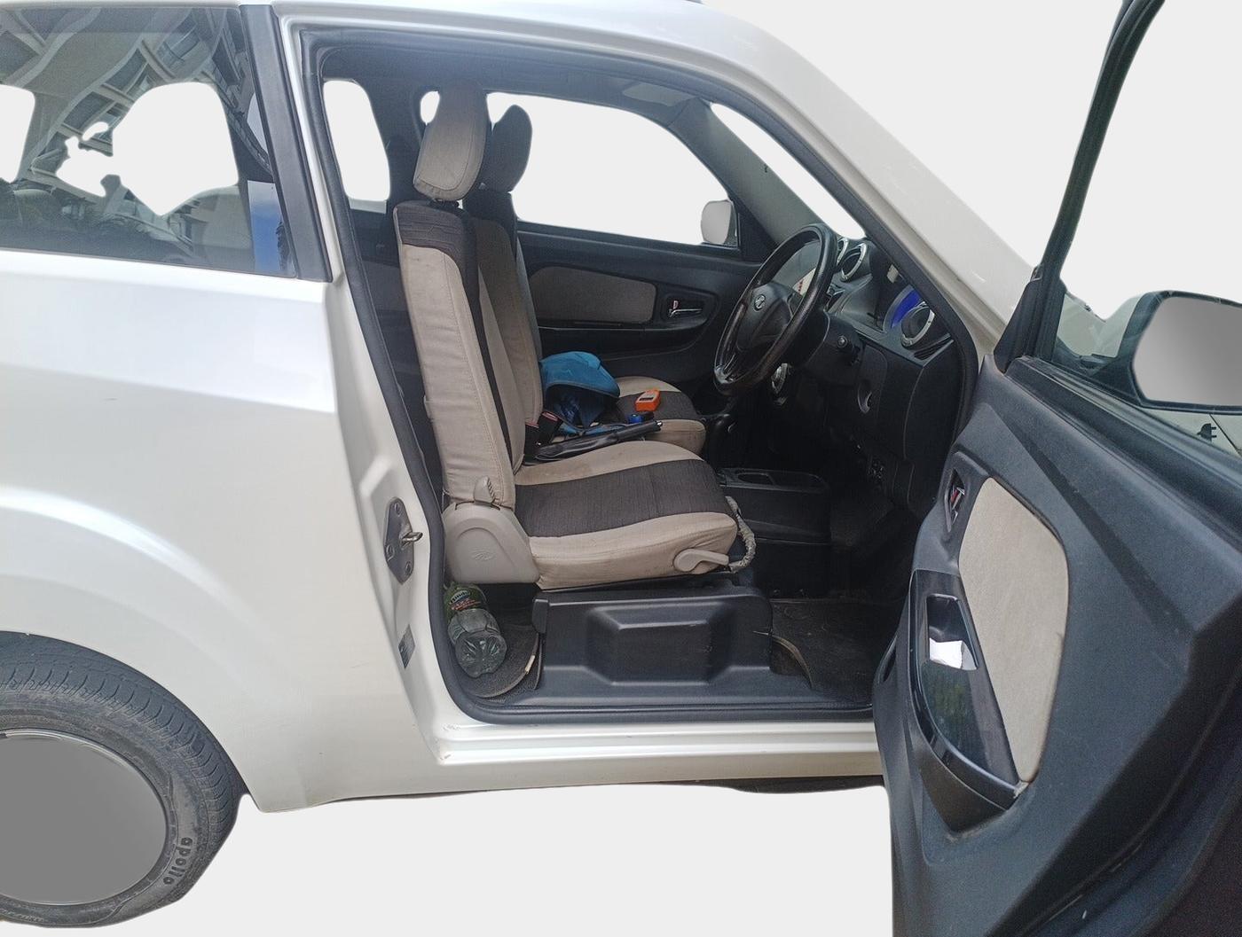 2016 Mahindra E2O T2, Electric, Automatic, 31,216 km, interior