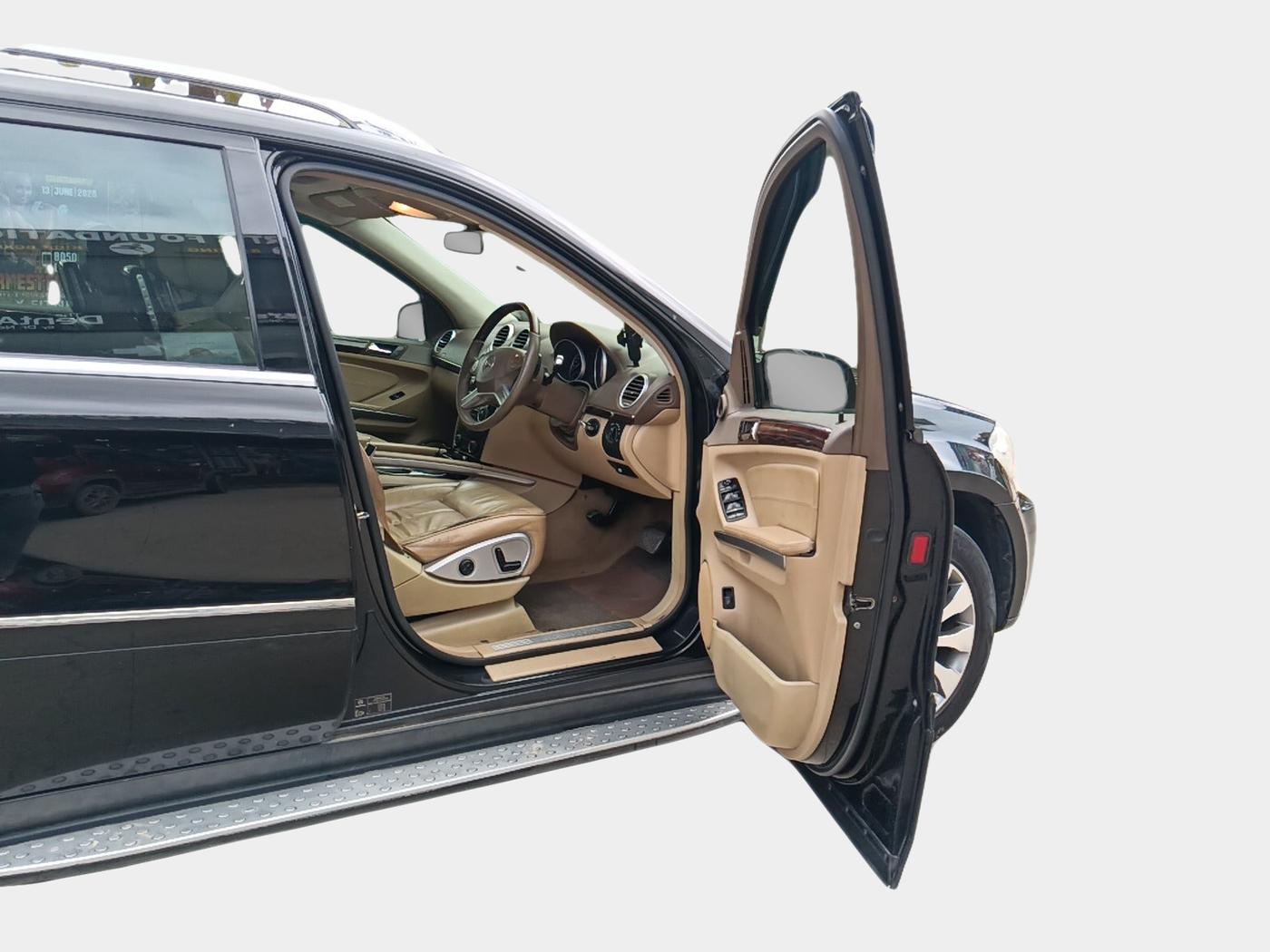 2010 Mercedes Benz S Class 350 CDI LONG BLUE EFFICIENCY, Diesel, Automatic, 1,47,000 km, interior
