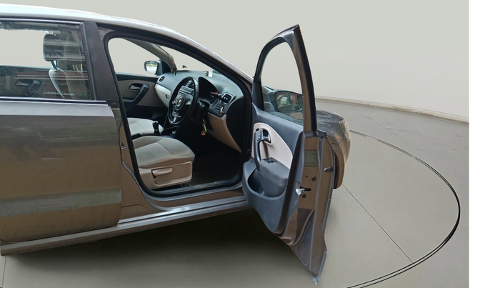 2013 Volkswagen Polo HIGHLINE1.2L, Petrol, Manual, 50,011 km, interior