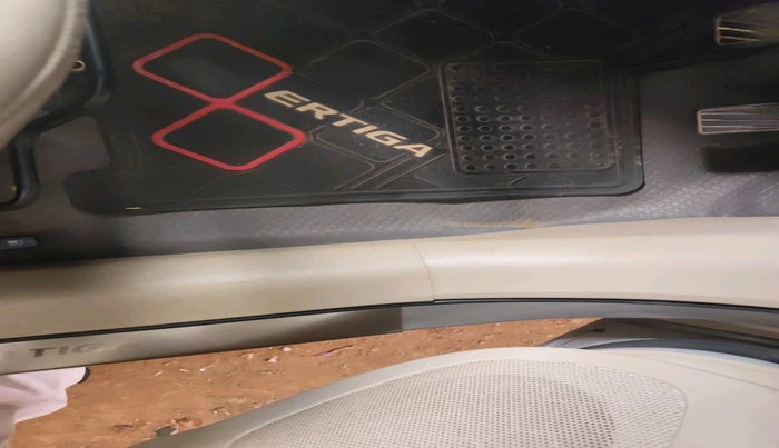 2013 Maruti Ertiga ZXI, Petrol, Manual, 93,174 km, interior
