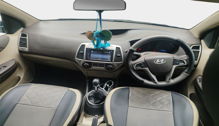 2010 Hyundai i20 ASTA (O) 1.2 WITH SUNROOF, Petrol, Manual, 1,10,931 km, interior