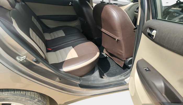 2012 Hyundai i20 SPORTZ 1.2, Petrol, Manual, 90,152 km, interior