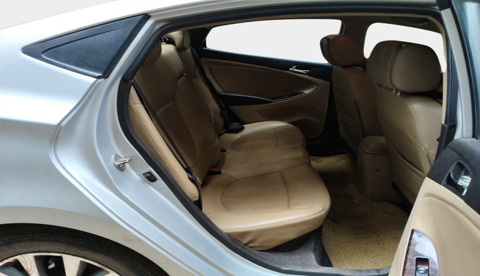 2013 Hyundai Verna FLUIDIC 1.6 VTVT SX, Petrol, Manual, 77,928 km, interior