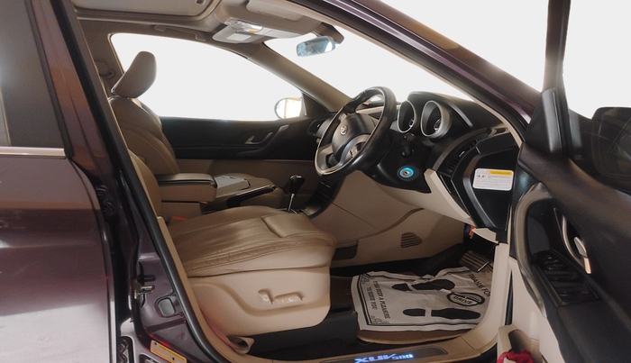 2016 Mahindra XUV500 W10 AT, Diesel, Automatic, 1,22,313 km, interior